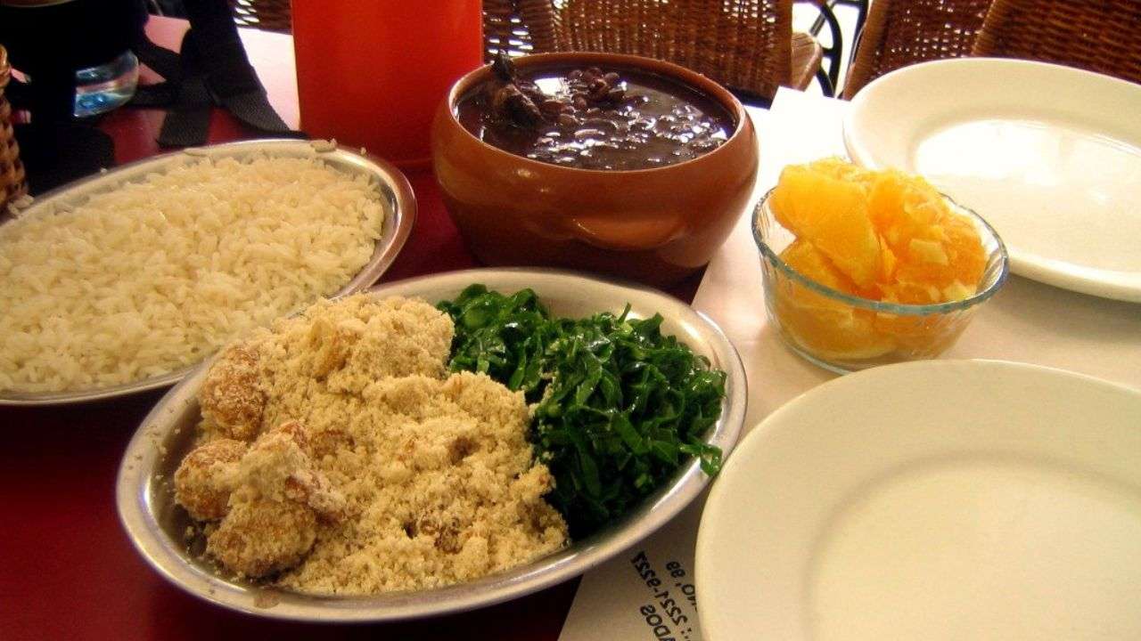 Feijoada: El Plato Nacional de Brasil