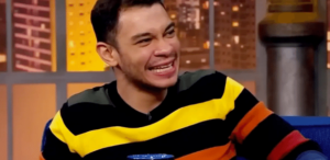 El comediante brasileño va a los Estados Unidos y expone voltaje en el aeropuerto: 'Bolrado'